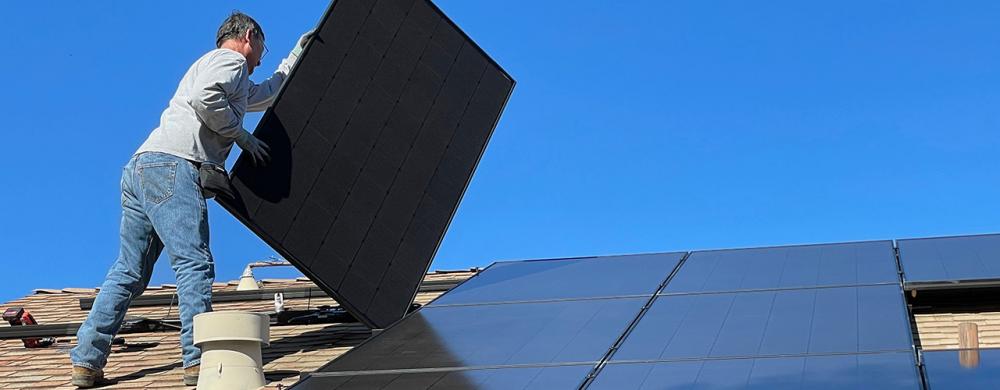 Installations photovoltaïques et panneaux plug and play
